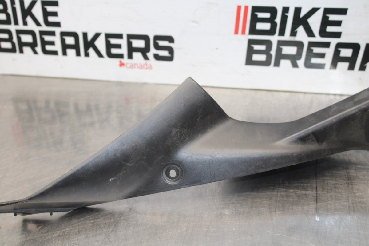 15-17 YAMAHA YZF R3 RIGHT FRONT UPPER FAIRING COWL PLASTIC BB651