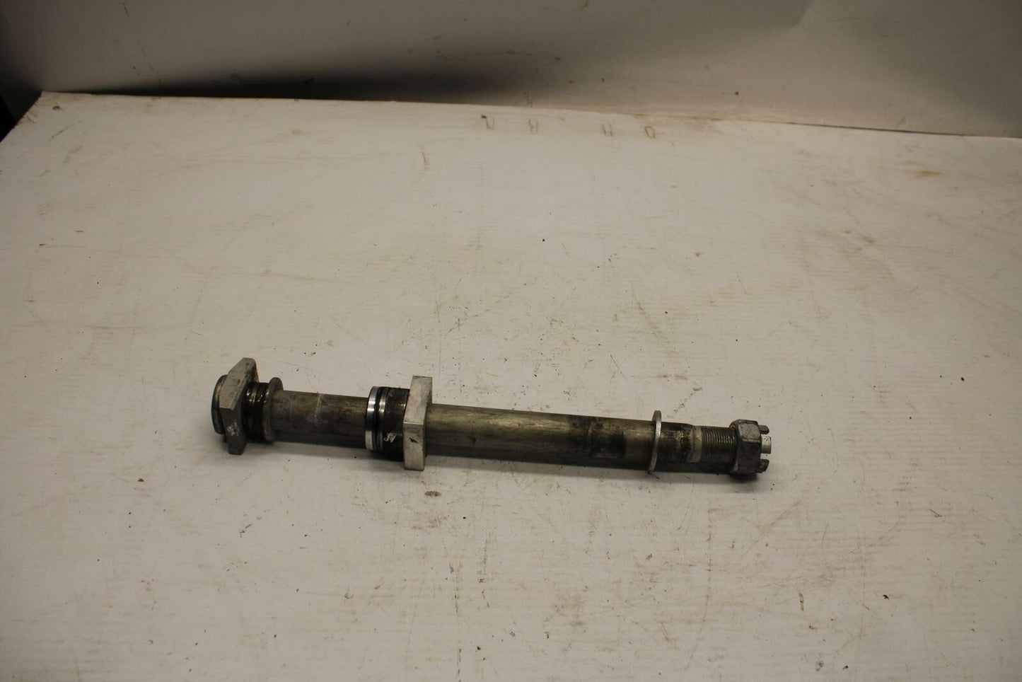 13-18 KAWASAKI NINJA ZX6R REAR AXLE BACK WHEEL RIM PIVOT BOLT AXEL BB353