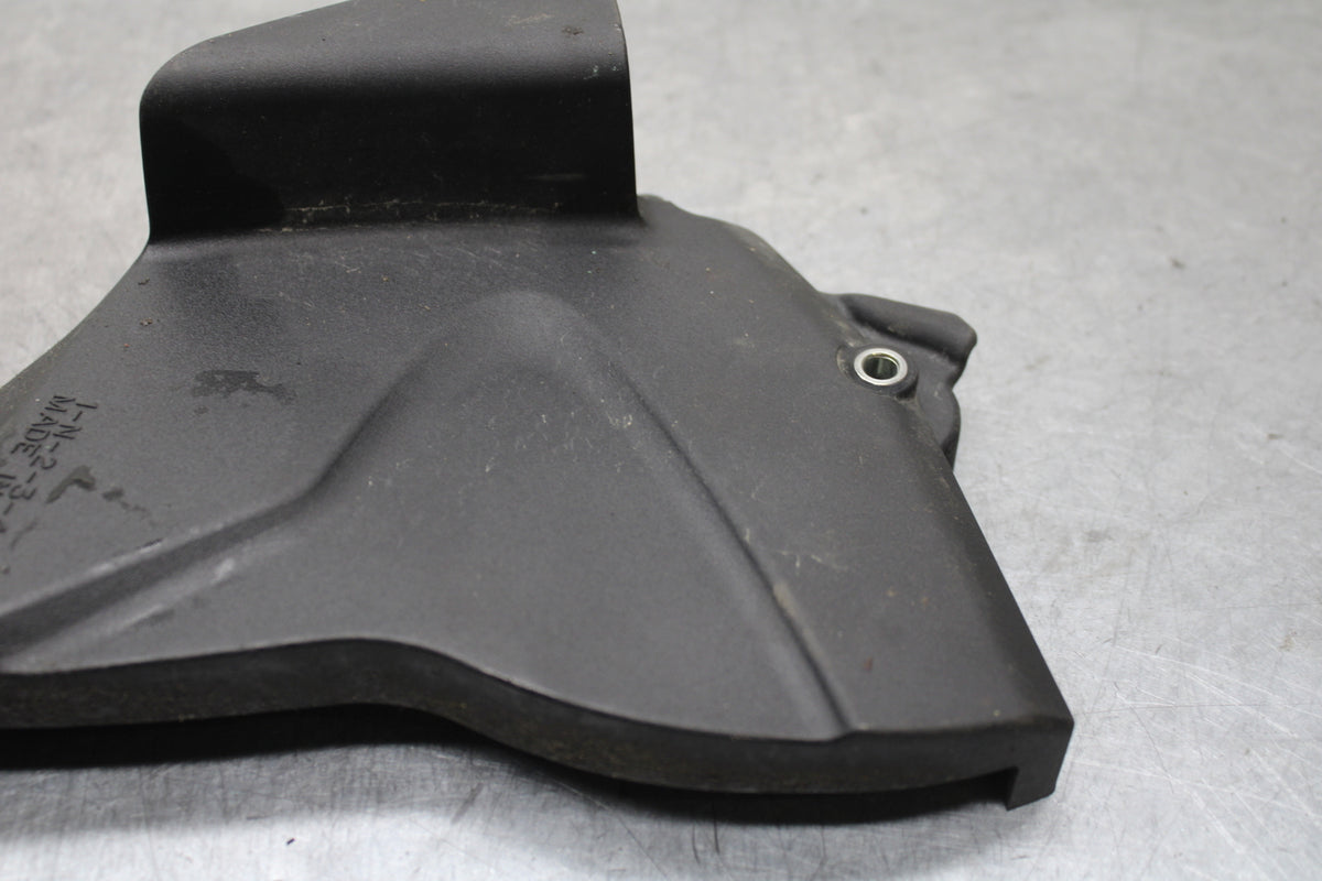 09-14 YAMAHA YZF R1 ENGINE SPROCKET COVER BB119