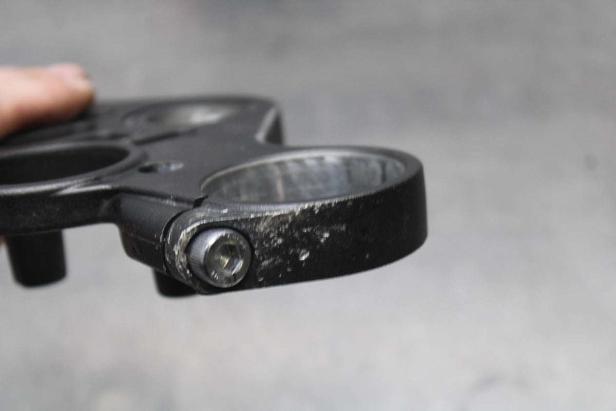 18 YAMAHA YZF R1  FORKS UPPER TRIPLE TREE CLAMP BB838