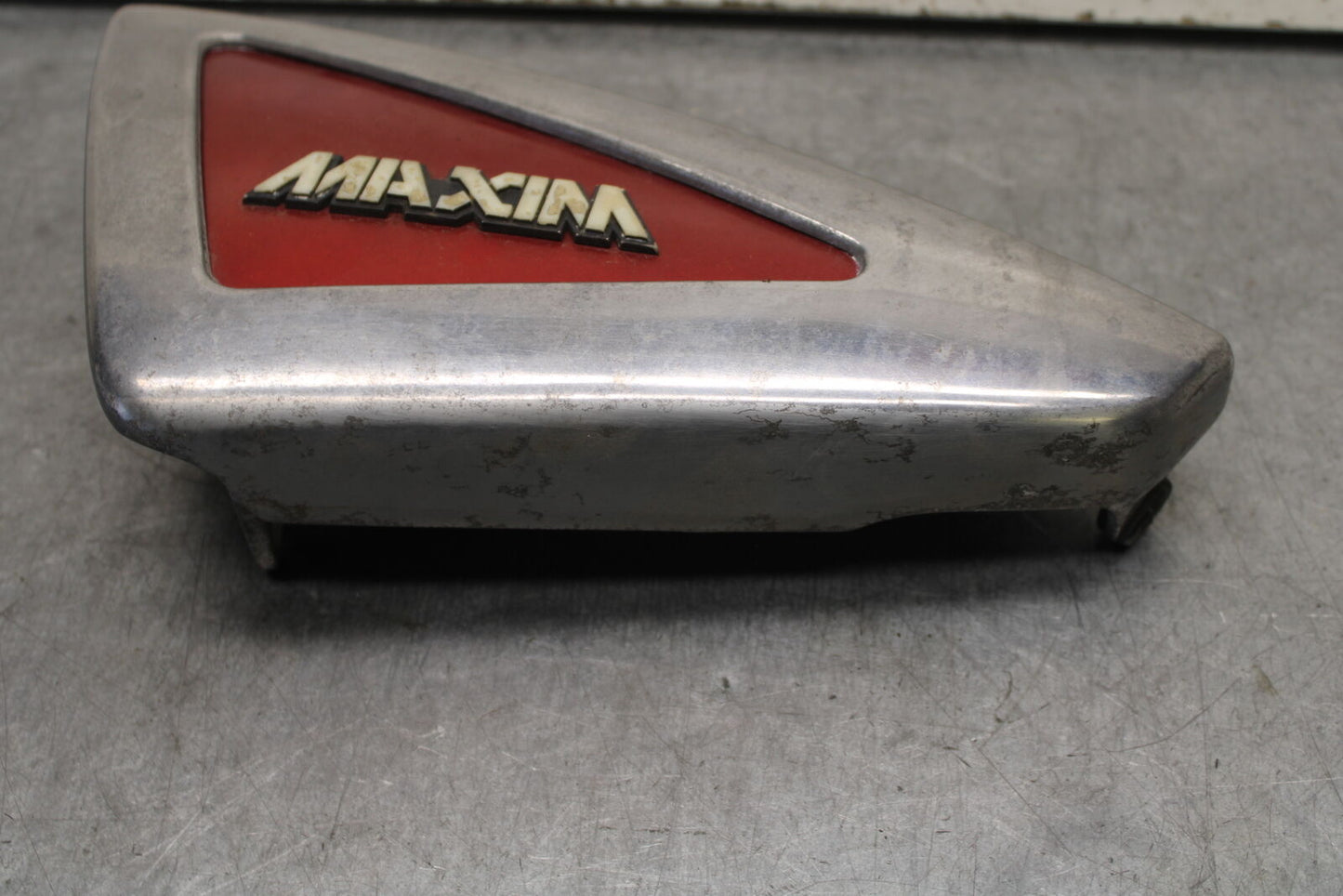 82-83 YAMAHA MAXIM 750 LEFT FRAME COVER COWL BB671