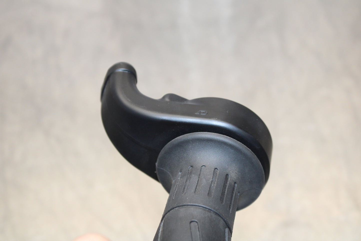 23-24 KAWASAKI NINJA ZX14R NEW!! THROTTLE CABLE LINE HOUSING GUIDE BB153