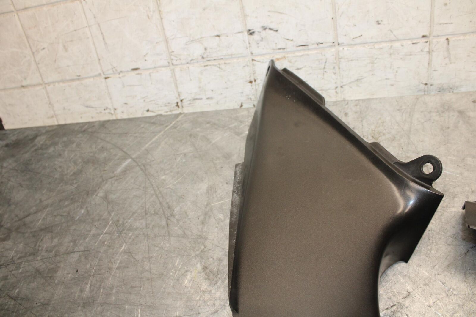 2002 Kawasaki Ninja ZX12R ZX1200B RIGHT FRONT DUCT COVER PANEL COWL BB48