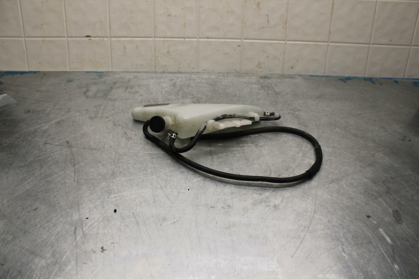 11-17 SUZUKI GSXR600 COOLANT WATER TANK RESERVOIR BOTTLE BB417