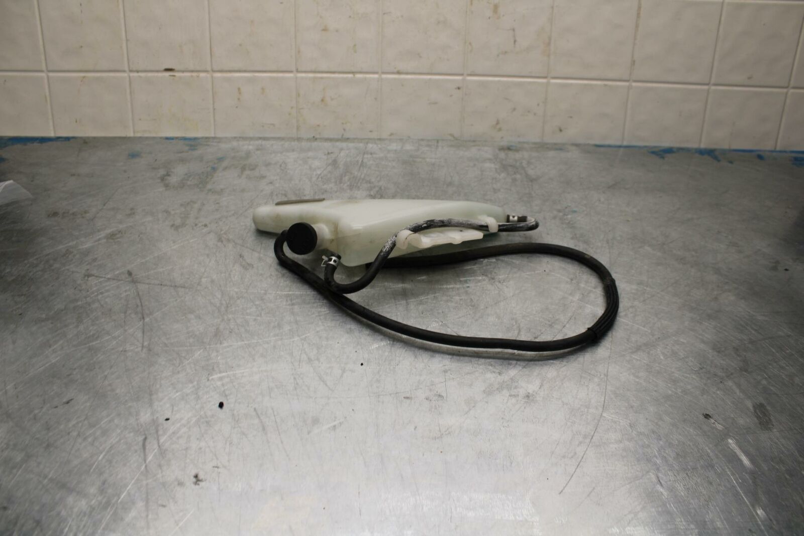 11-17 SUZUKI GSXR600 COOLANT WATER TANK RESERVOIR BOTTLE BB417