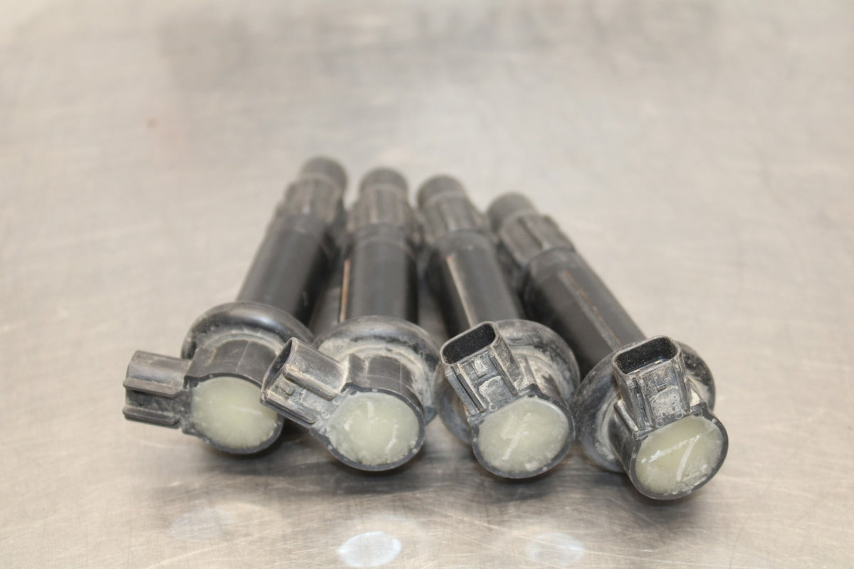 07 YAMAHA YZF R1 IGNITION COILS COIL SPARK PLUG CAPS BB675
