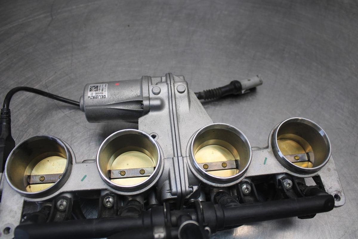 17-20 BMW S1000R FUEL INJECTORS / THROTTLE BODIES BB909