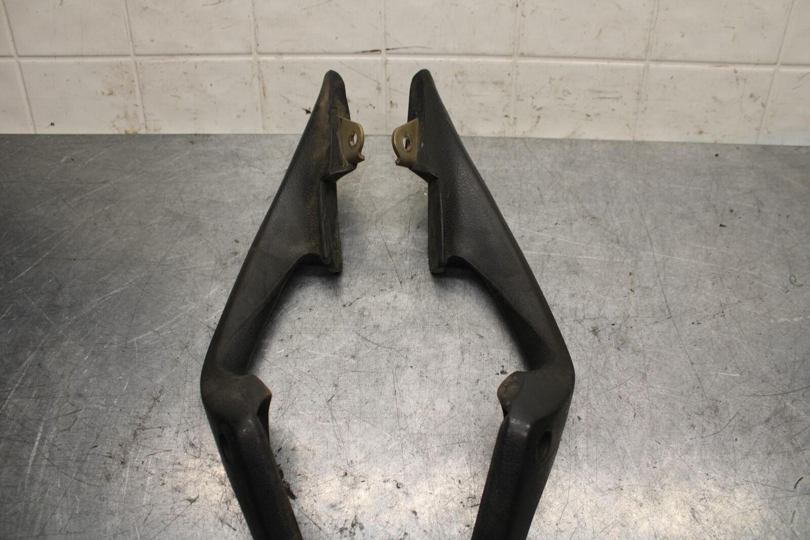 2001 Honda ST1100 PASSENGER REAR SEAT GRAB BAR HANDLE SET BB77