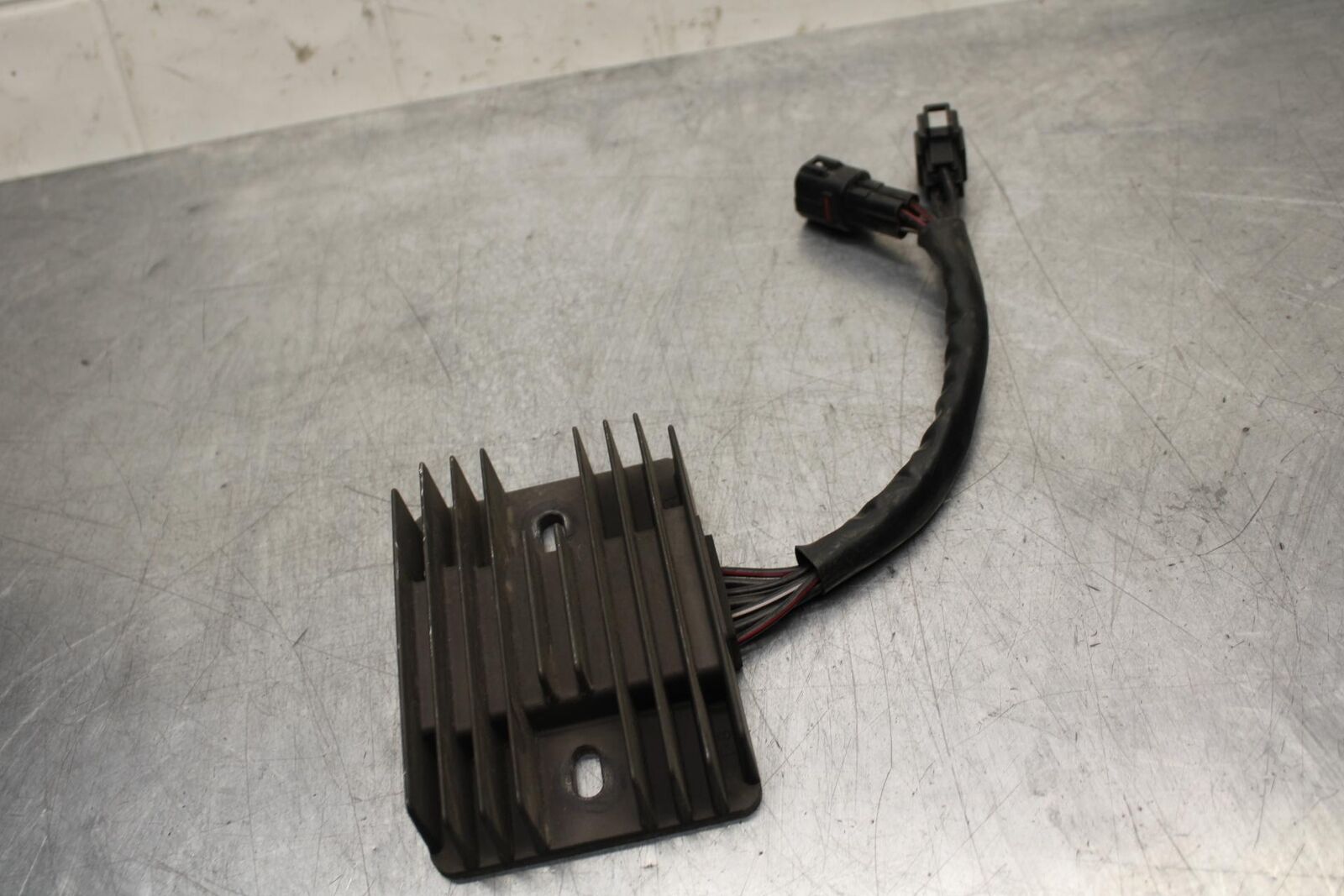 2008 Suzuki GSXR600 RECTIFIER VOLTAGE REGULATOR 32800-18H00 32831-37H00 BB593