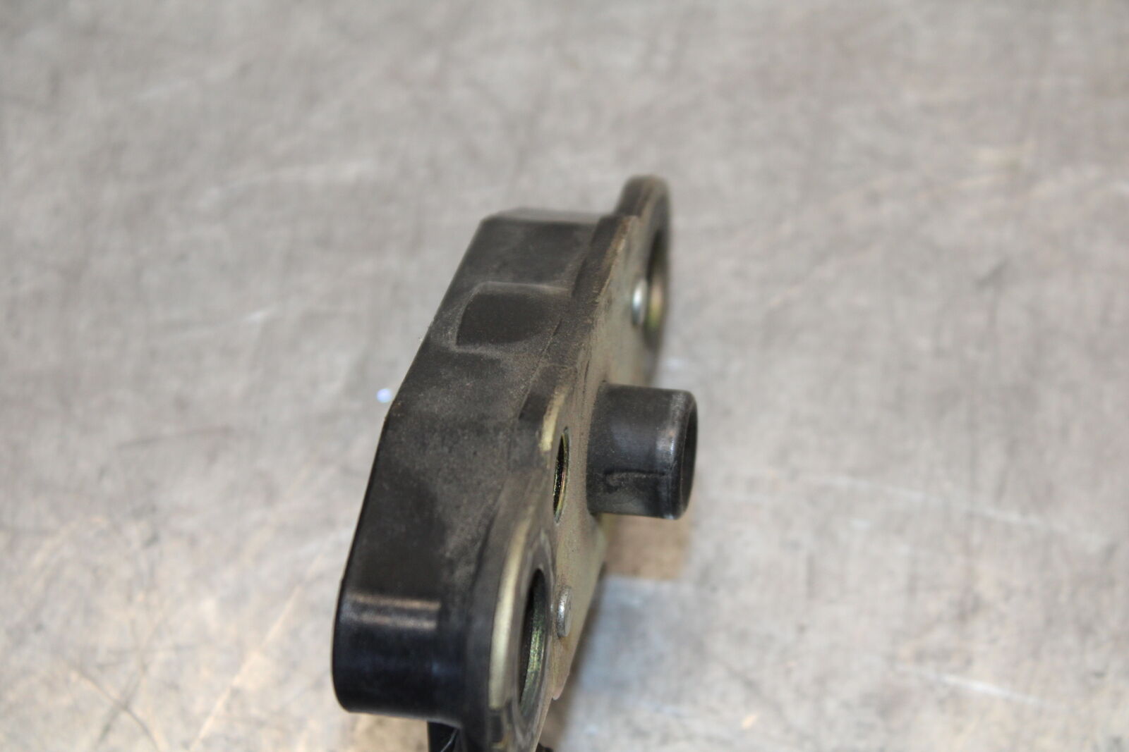 05-06 SUZUKI GSXR1000 REAR PASSENGER SEAT LATCH LOCK ASSEMBLY 45280-01A00 BB663