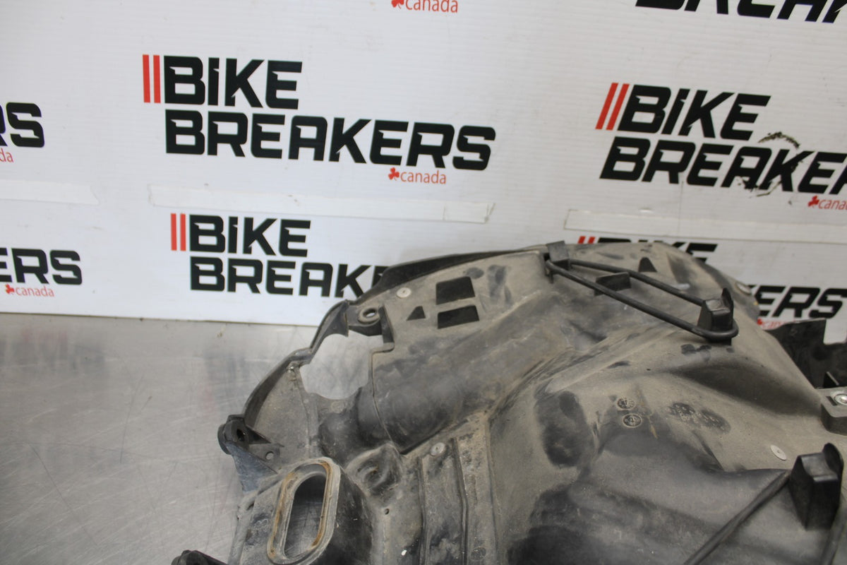 06-07 HONDA INTERCEPTOR 800 VFR800 REAR TAIL UNDERTAIL FAIRING COWL FENDER BB917