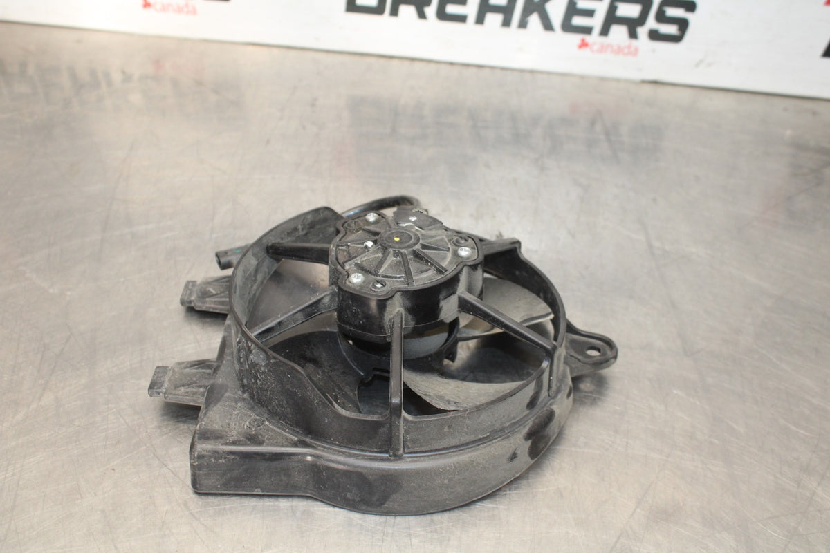 20-23 BMW F900R ENGINE RADIATOR COOLING FAN BB923