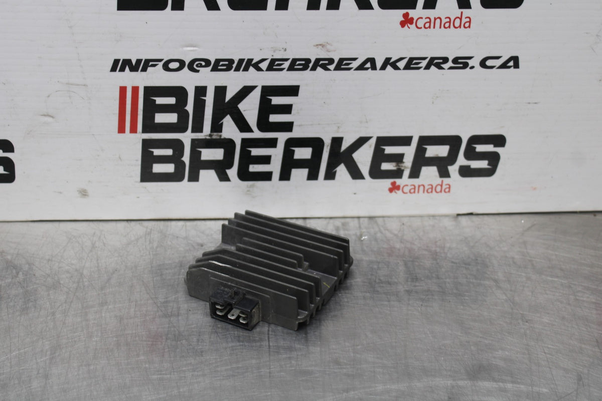 05 YAMAHA YZF R6 RECTIFIER VOLTAGE REGULATOR BB814