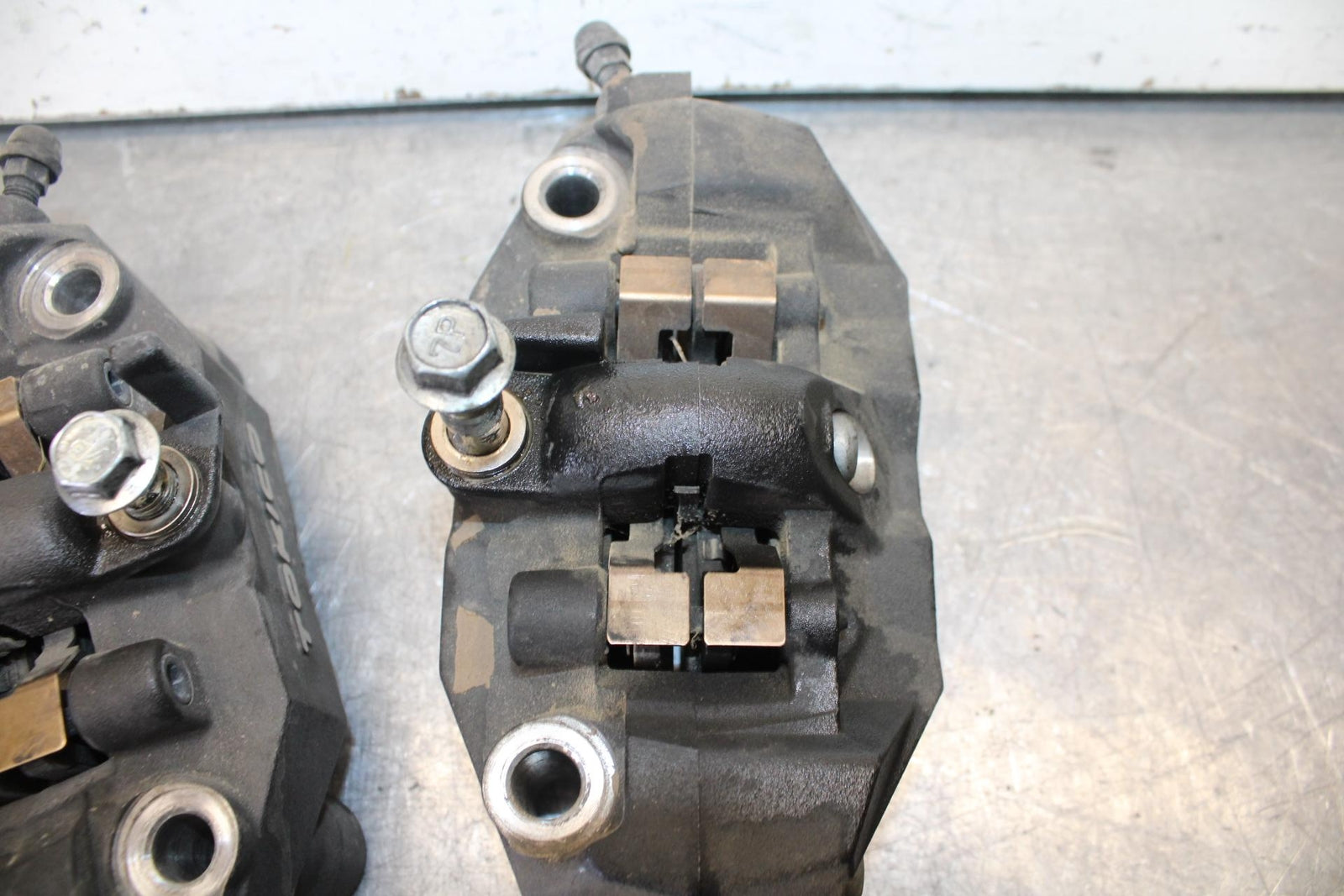 08-10 SUZUKI GSXR 600  RIGHT LEFT FRONT BRAKE CALIPER SET PAIR CALIPERS BB101