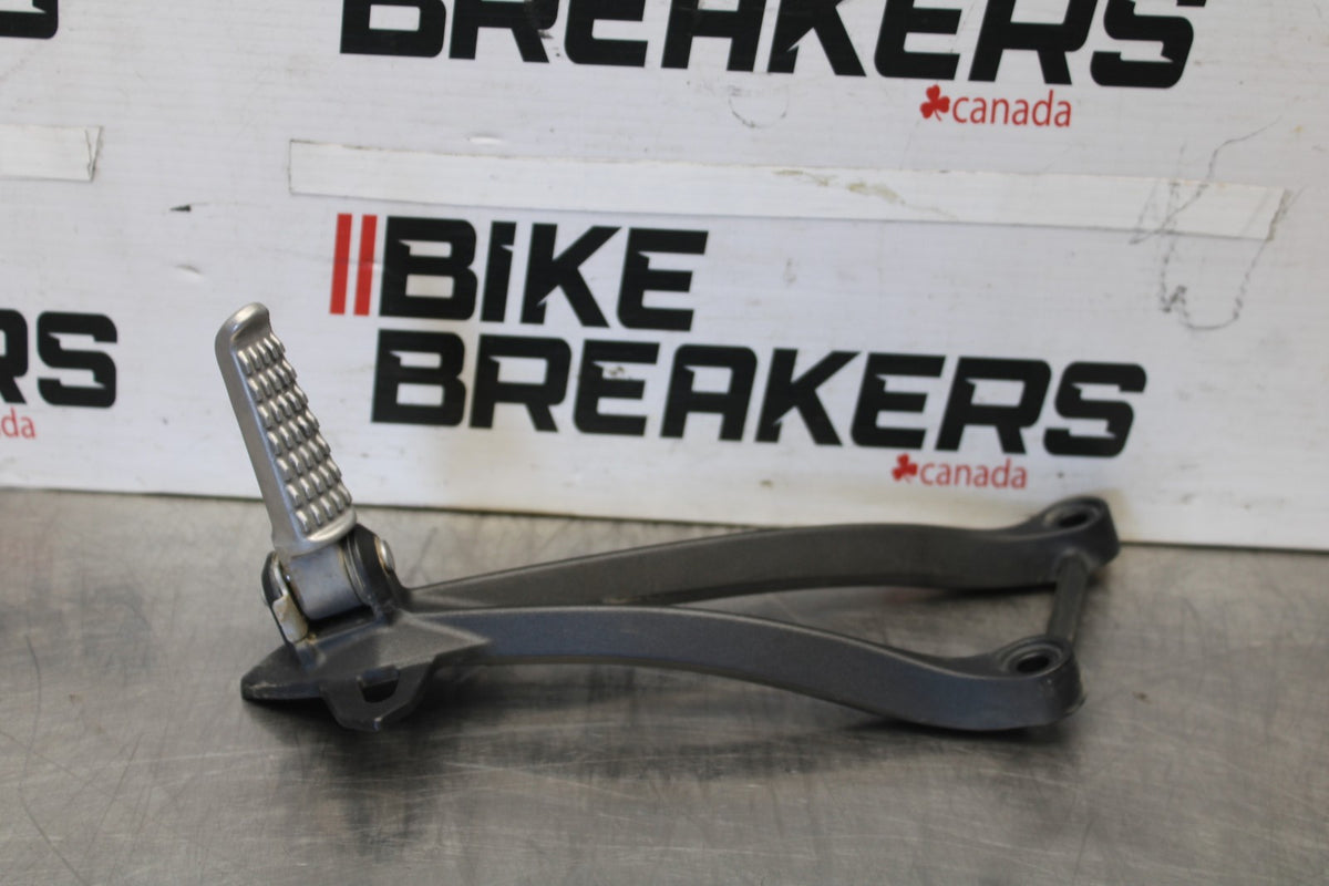 24 KAWASAKI NINJA ZX6R ZX636 ABS 40TH ANNIVERSARY LEFT REAR BACK PEG BB911