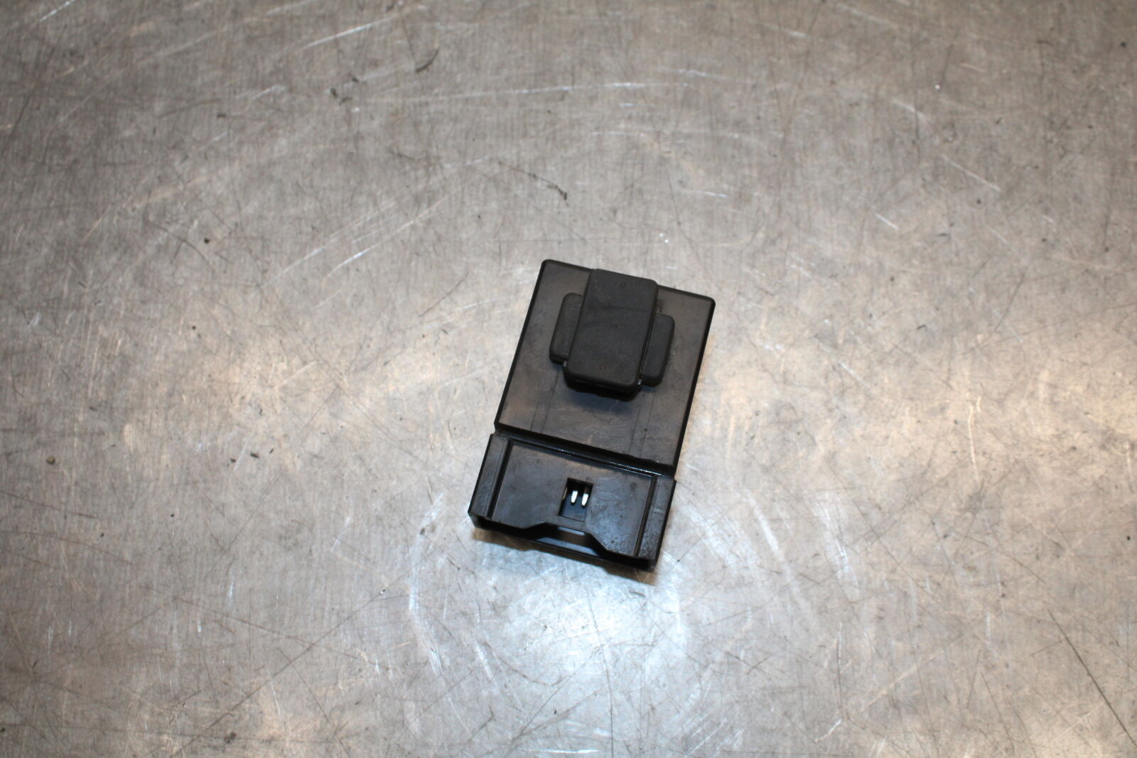 04-06 YAMAHA YZF R1 RELAY ASSEMBLY FUSE BOX BB659