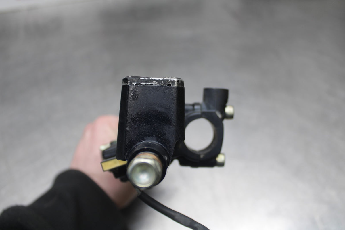 02 DUCATI MONSTER 620 FRONT BRAKE MASTER CYLINDER w/ LEVER BB851