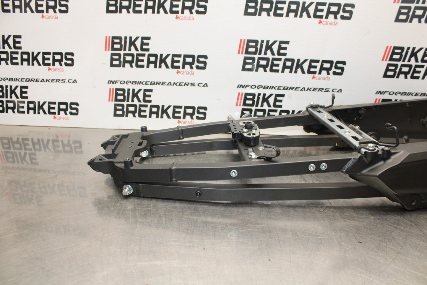 23-24 KAWASAKI NINJA ZX14R NEW! REAR SUBFRAME BACK SUB FRAME BB764