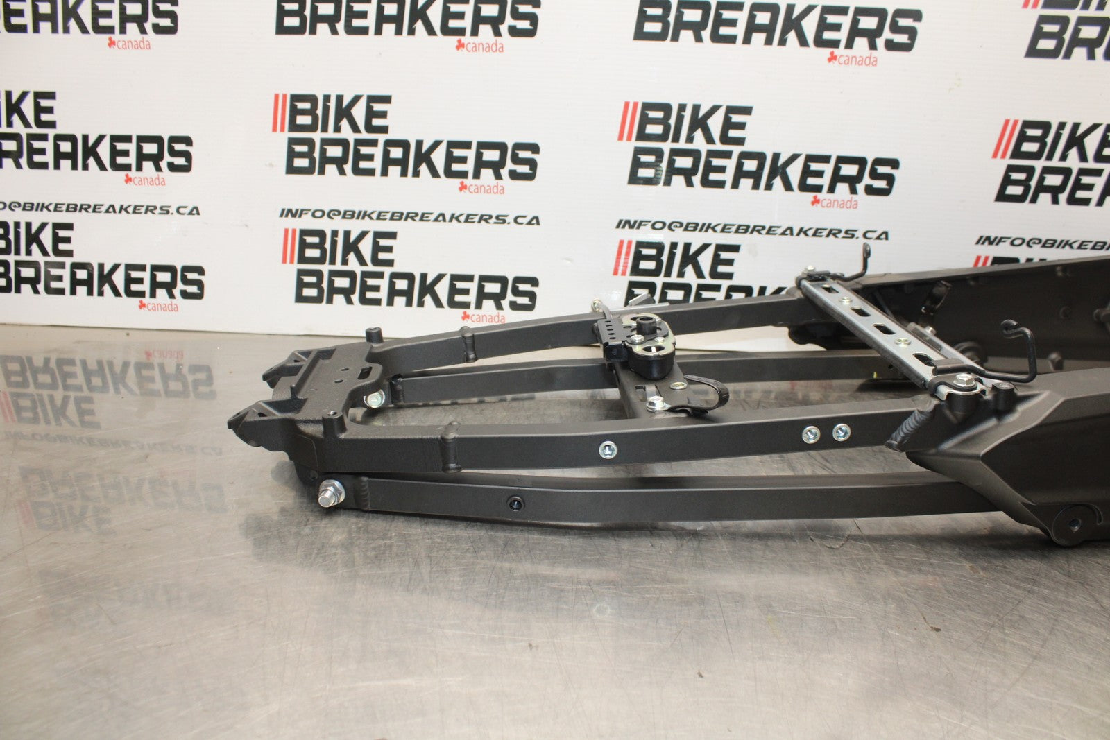 23-24 KAWASAKI NINJA ZX14R NEW! REAR SUBFRAME BACK SUB FRAME BB764