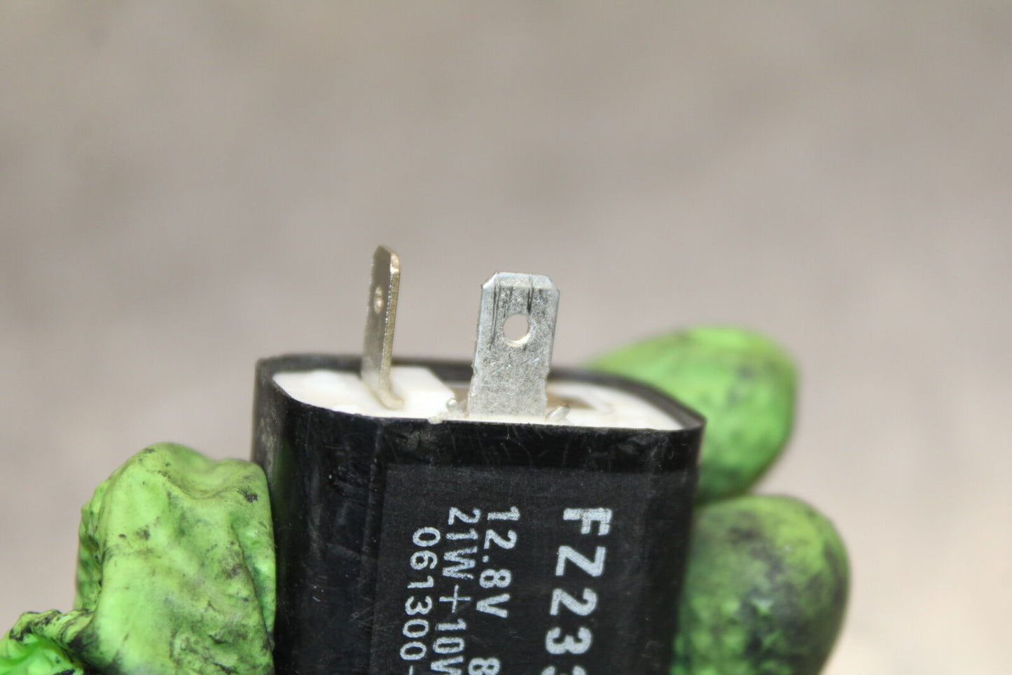 12-13 KAWASAKI Z1000 TURN SIGNAL BLINKER RELAY FLASHER SWITCH BB743