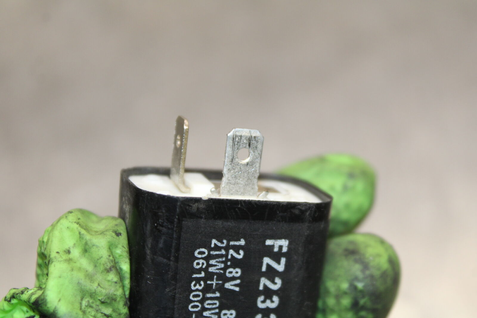 12-13 KAWASAKI Z1000 TURN SIGNAL BLINKER RELAY FLASHER SWITCH BB743