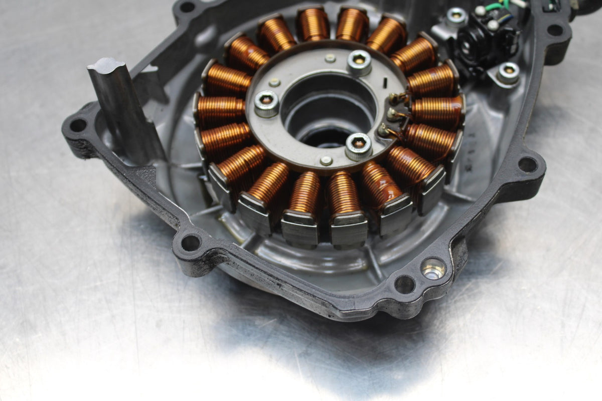 17-18 YAMAHA YZF R3 STATOR GENERATOR ALTERNATOR & COVER BB813