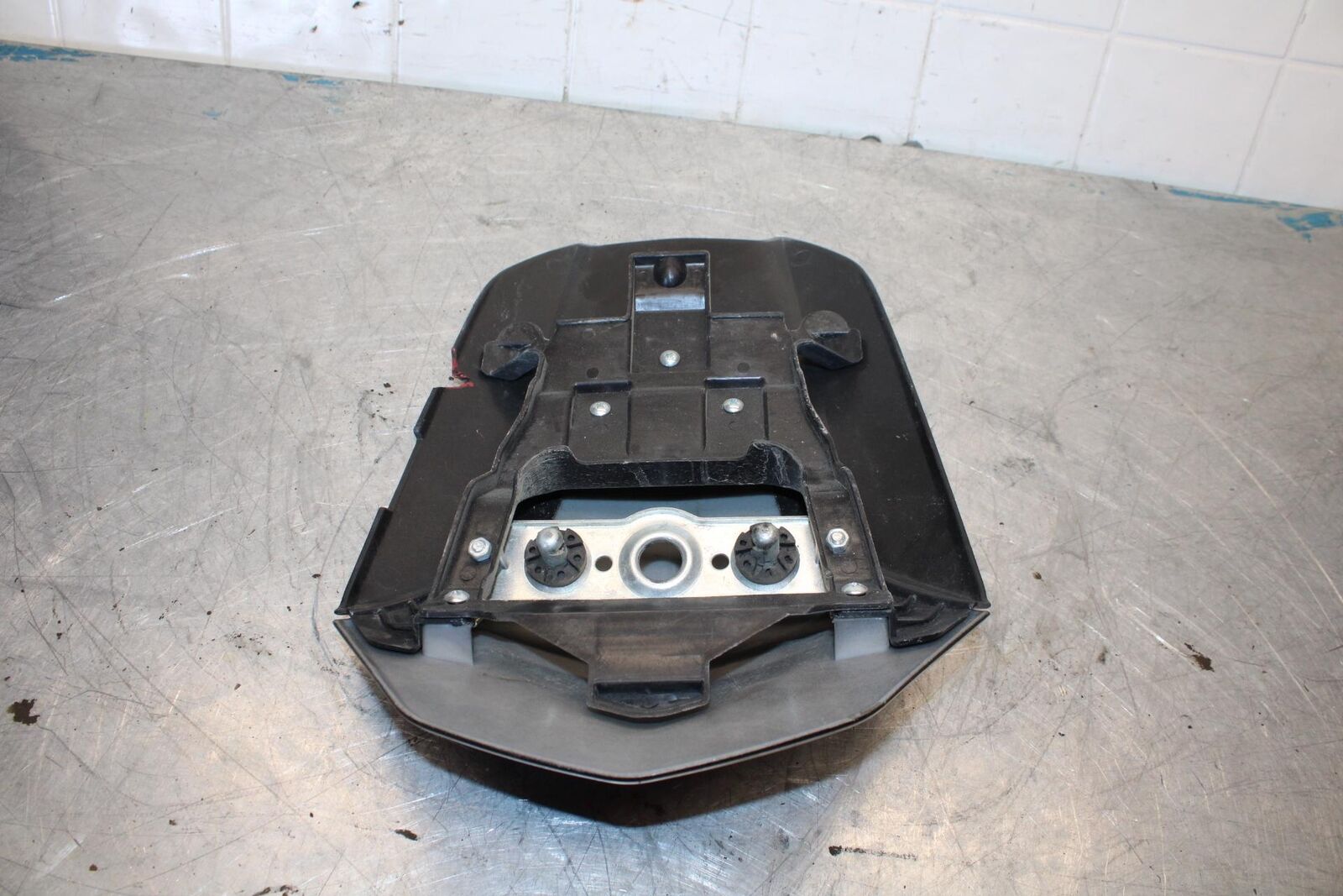 09-16 SUZUKI GSXR1000 REAR BACK SEAT SOLO COWL FAIRING COVER BB439