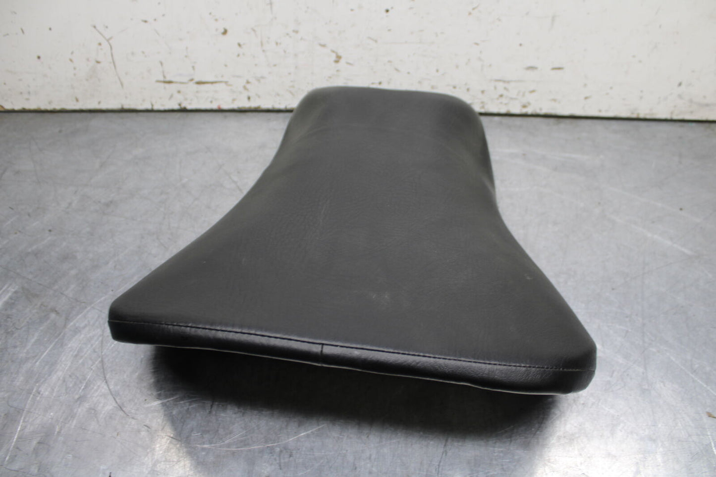 03-06 SUZUKI SV650 AFTERMARKET FRONT DRIVERS SEAT PAD SADDLE PILLION BB392