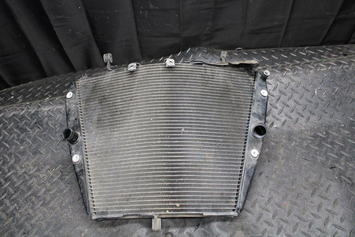 10-11 HONDA CBR1000RR ENGINE RADIATOR MOTOR COOLER COOLING RADIATER BB228