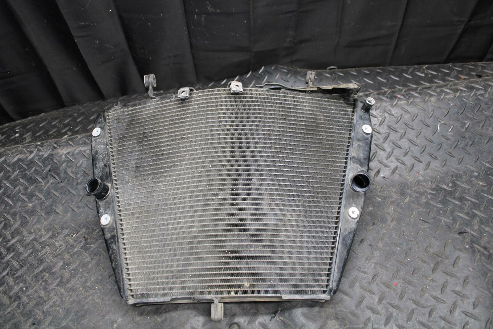 10-11 HONDA CBR1000RR ENGINE RADIATOR MOTOR COOLER COOLING RADIATER BB228