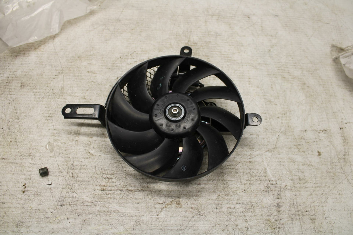 11-19 SUZUKI GSXR600 ENGINE RADIATOR COOLING FAN BB371