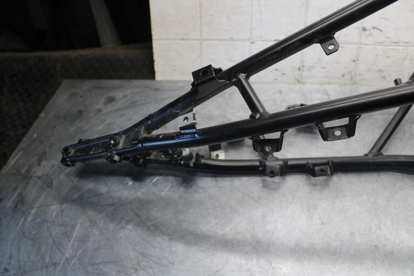 22 KTM 890 ADVENTURE   REAR BACK TAIL SUBFRAME SUB FRAME BB514