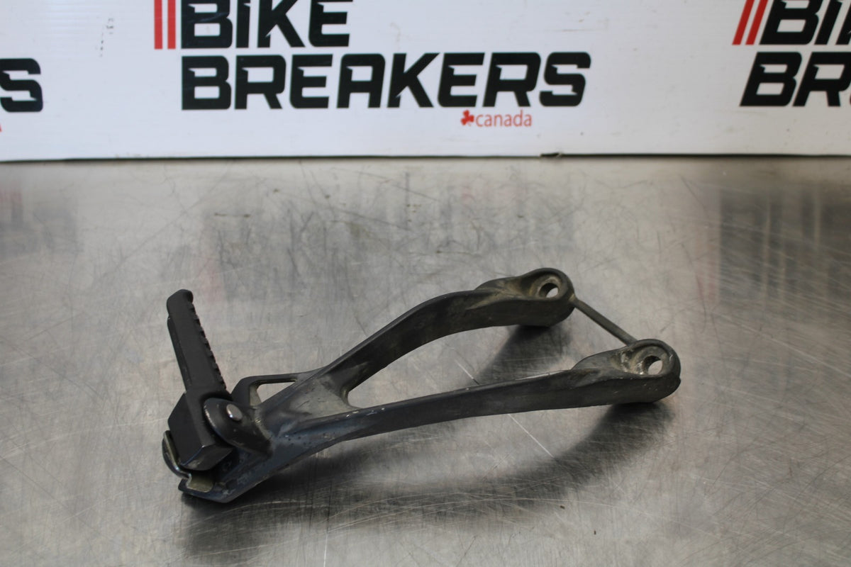 2007 Kawasaki Ninja ZX6R ZX600P RIGHT REAR BACK PASSENGER PEG BB175