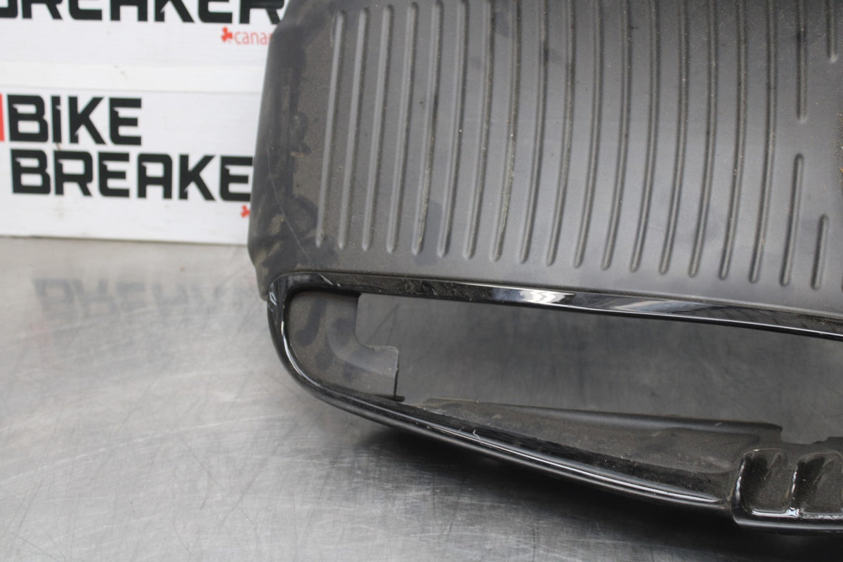 09-17 HARLEY-DAVIDSON V-ROD RADIATOR GRILLE GRILL SHIELD GUARD BB886