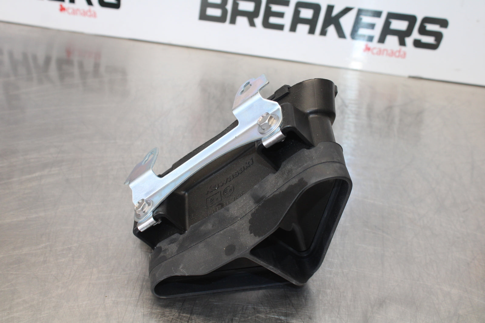 23-24 KAWASAKI NINJA ZX14R NEW!! RAM AIR INTAKE TUBE DUCT BB169