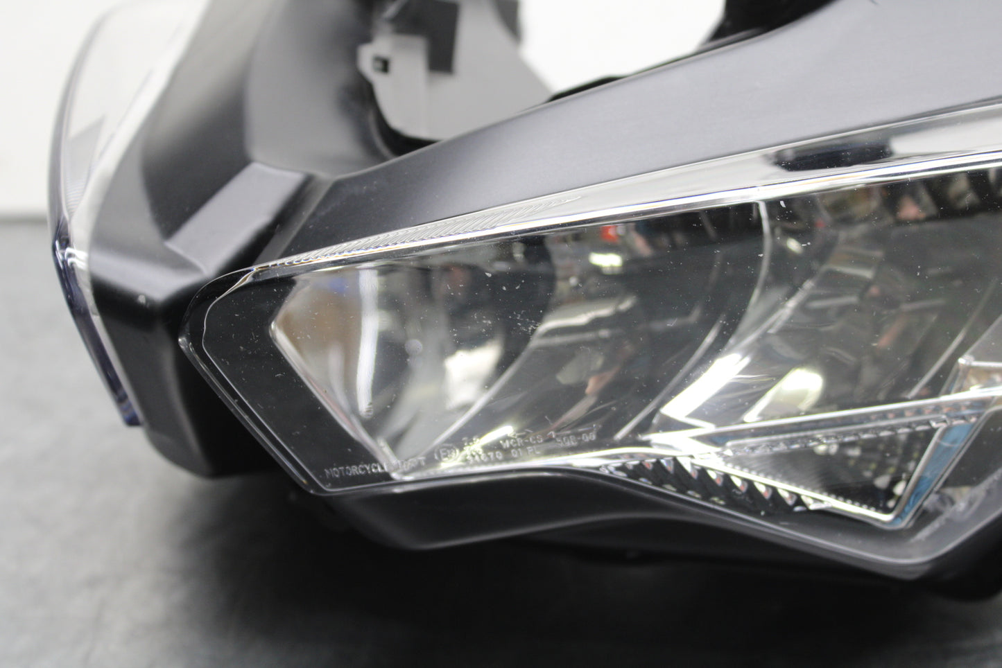 19-23 KAWASAKI NINJA ZX6R FRONT HEADLIGHT HEAD LIGHT LAMP BB749