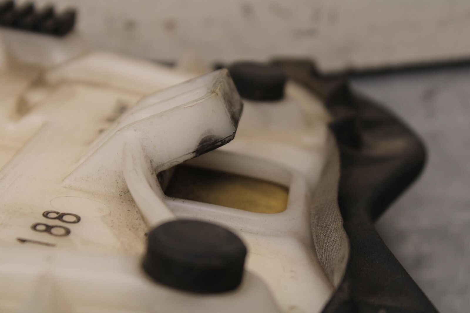 08-19 KAWASAKI NINJA ZX10R FRONT DRIVERS SEAT PAD SADDLE PILLION BB636