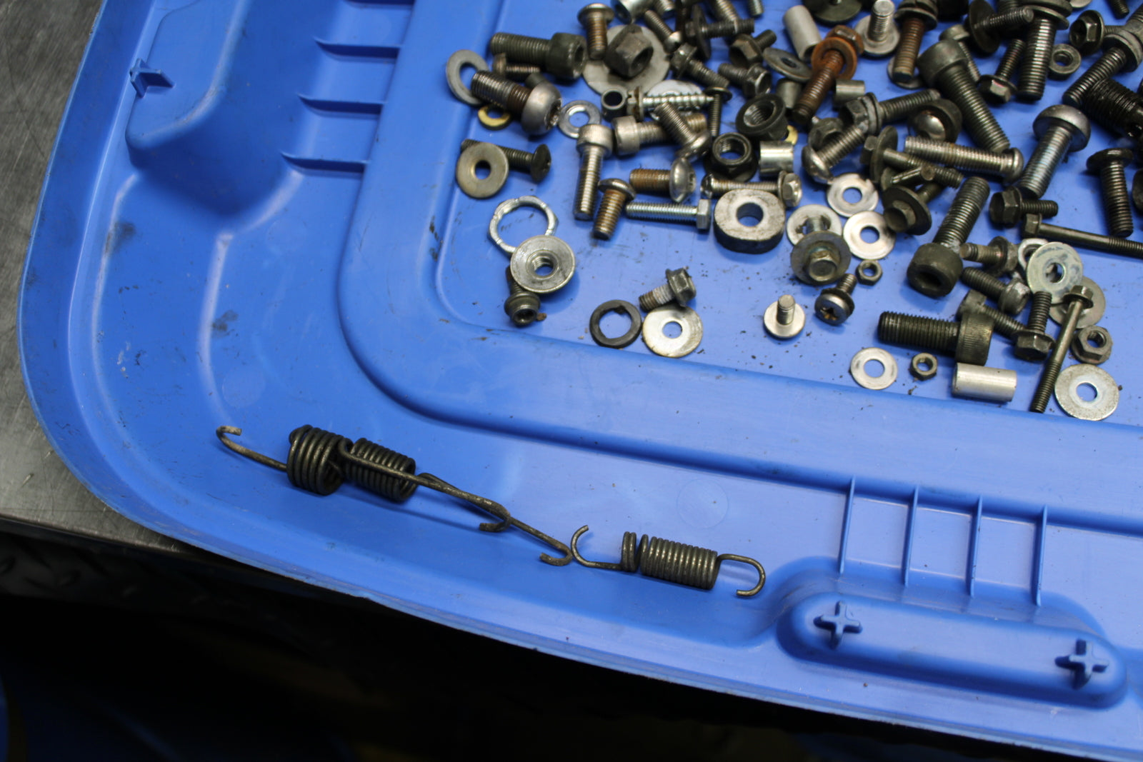 00 SUZUKI INTRUDER 1500 VL1500 MOUNTING BOLTS HARDWARE MOTOR SCREWS BB761