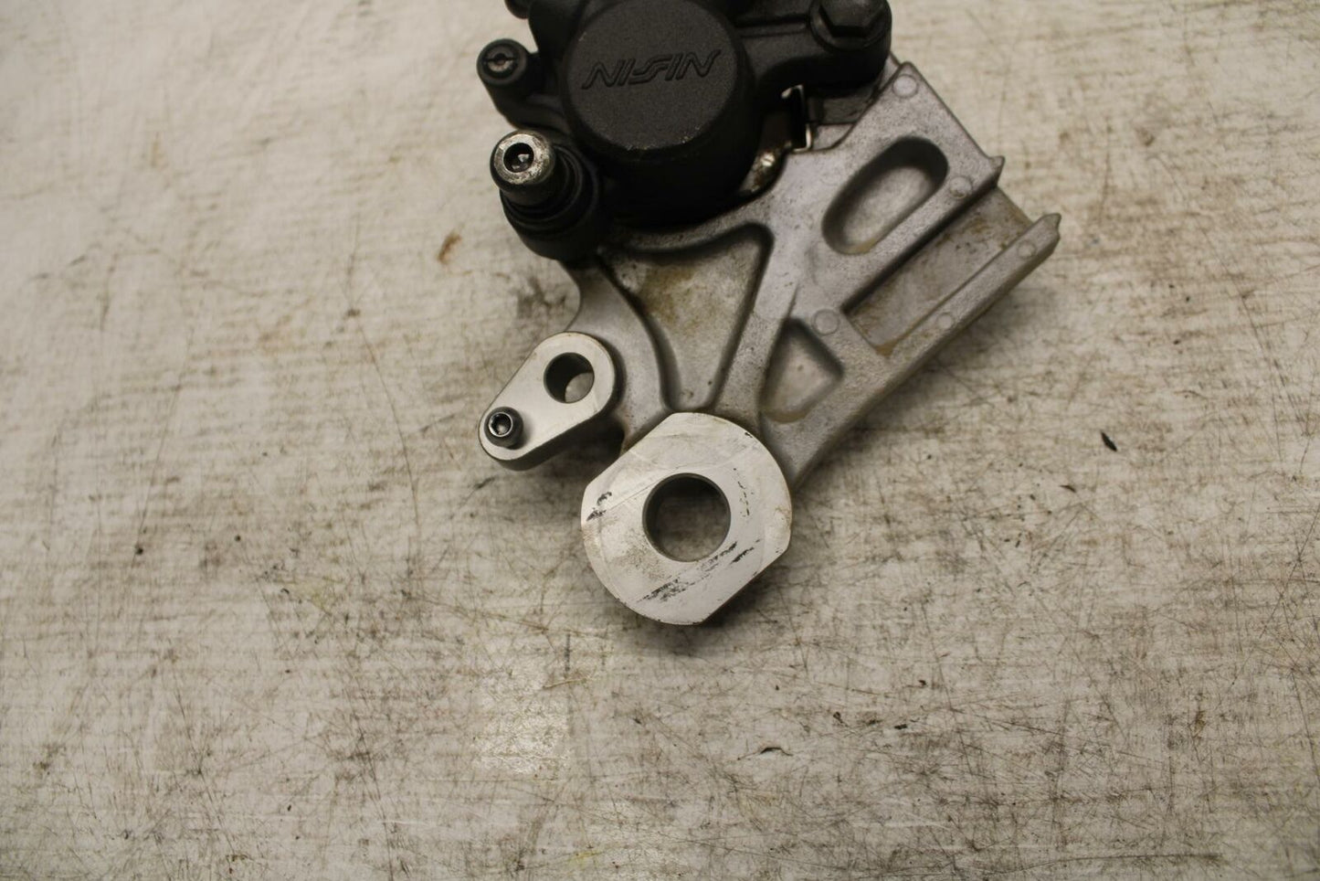 20-21 YAMAHA XSR900 REAR BACK BRAKE CALIPER W MOUNT BRACKET BB372