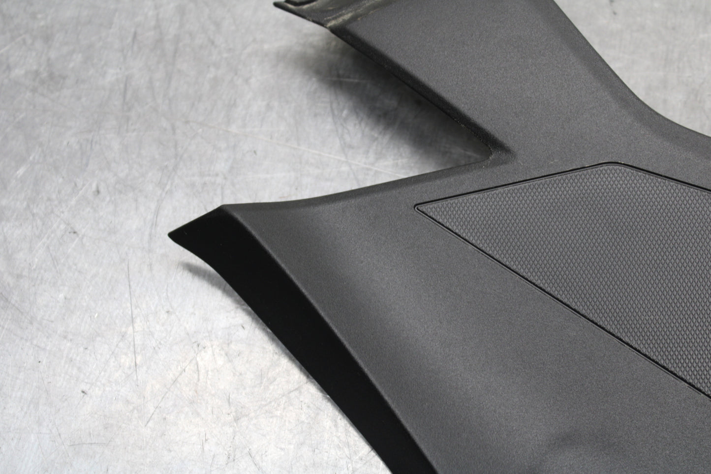 24 KAWASAKI NINJA 500 ABS LEFT GAS TANK FUEL CELL PANEL COVER TRIM COWL  BB730