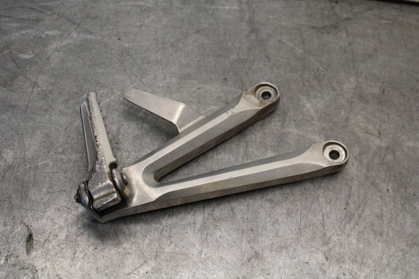 05-06 HONDA CBR600RR RIGHT PASSENGER PEG 50720-MEL-305 50750-MEE-D00 BB655