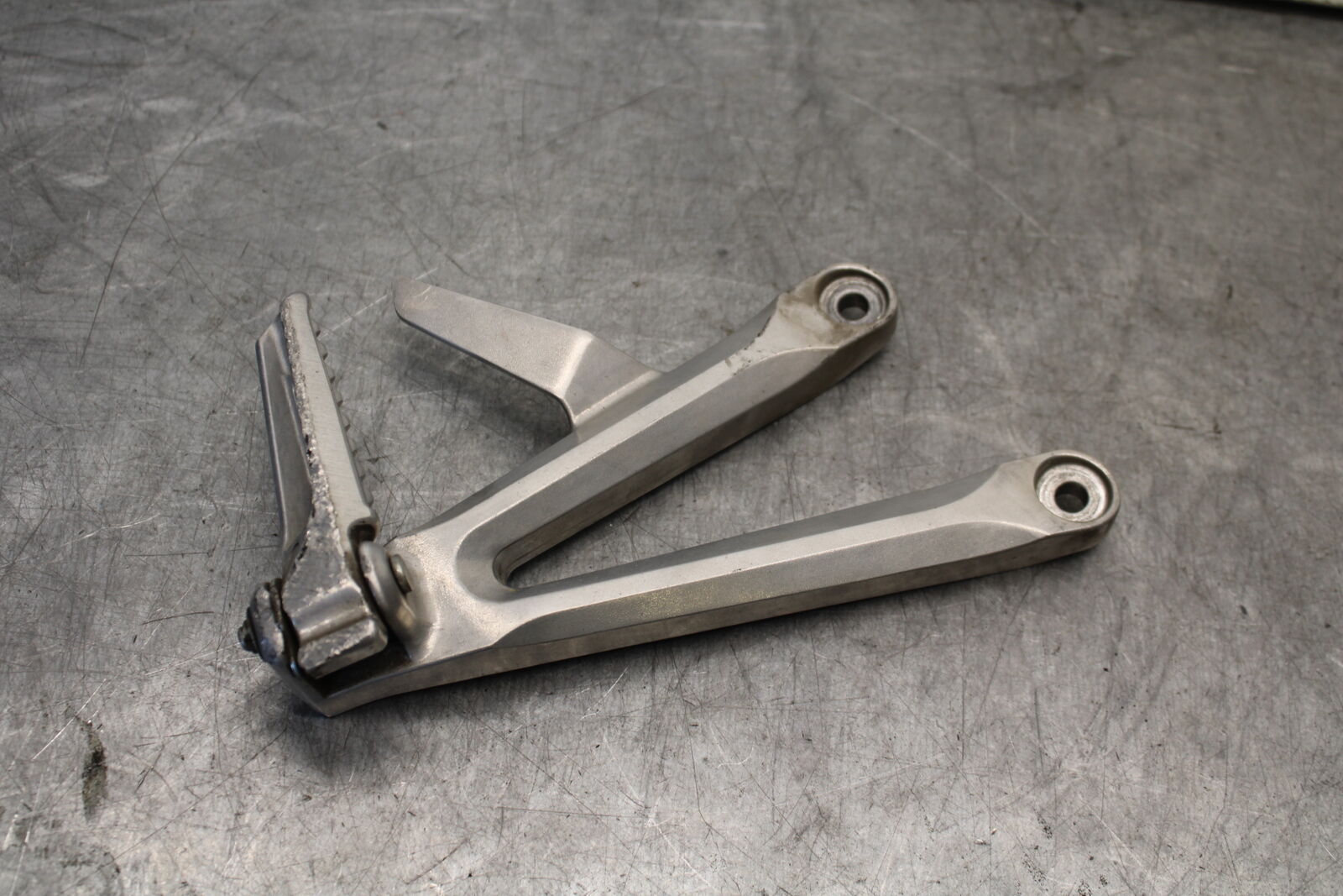 05-06 HONDA CBR600RR RIGHT PASSENGER PEG 50720-MEL-305 50750-MEE-D00 BB655