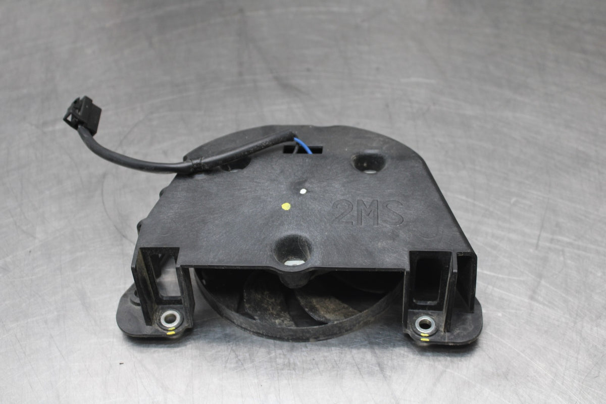 23 YAMAHA YZF R3 ENGINE RADIATOR COOLING FAN BB806