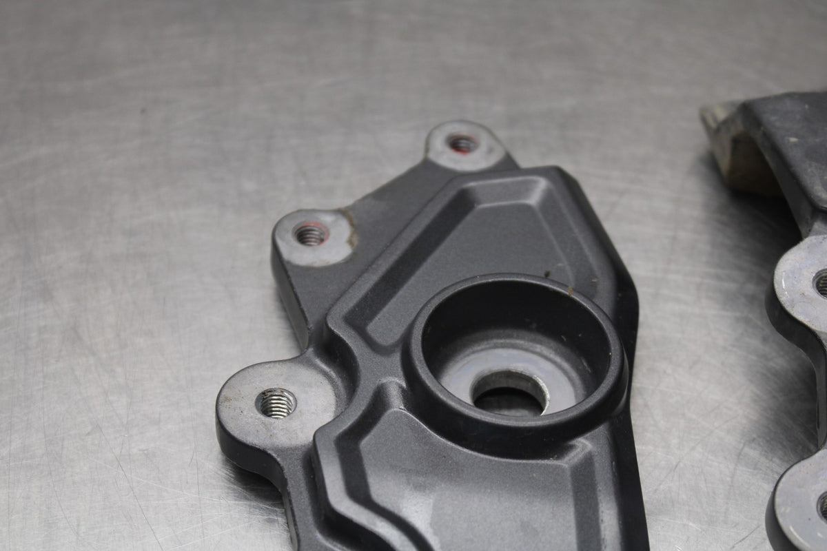 22-25 YAMAHA YZF R7 LEFT RIGHT REARSET REAR SET DRIVER PEG BRACKETS MOUNTS BB940