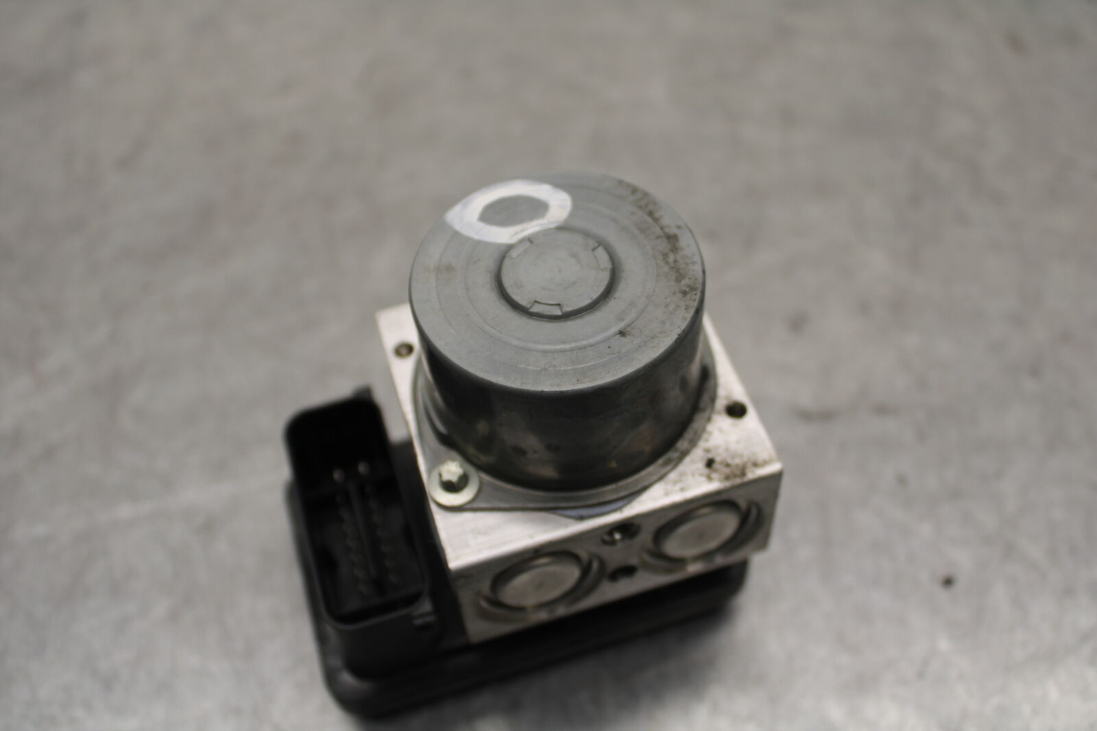 16 KAWASAKI NINJA ZX10R ABS PUMP UNIT MODULE 16082-0757 BB650