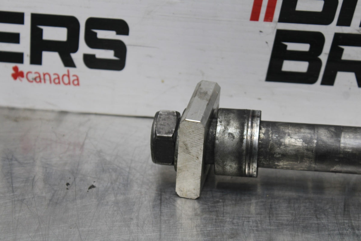 18 YAMAHA YZF R1  REAR AXLE BACK WHEEL RIM PIVOT BOLT AXEL BB838