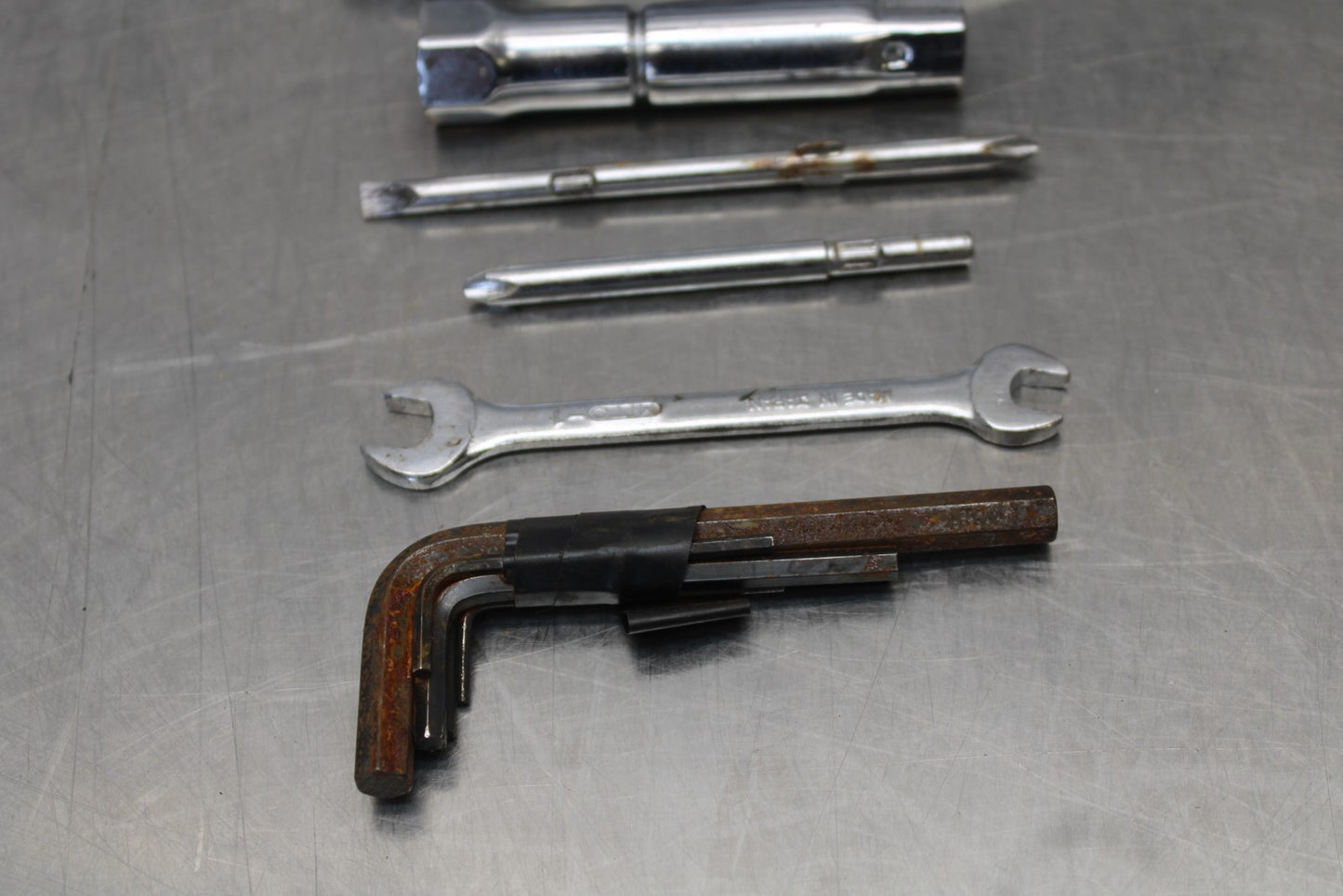 03-08 KAWASAKI VULCAN 1600 STOCK TOOLS OEM TOOL BAG KIT SET BB196