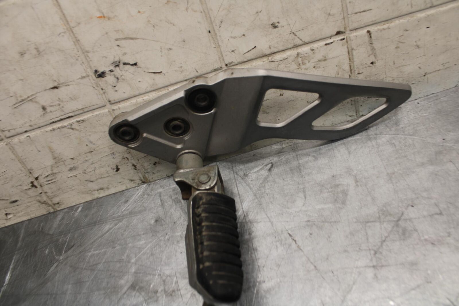 2016 Suzuki Bandit  GSF1250SA ABS LEFT REARSET REAR SET DRIVER FOOT BB509 #B