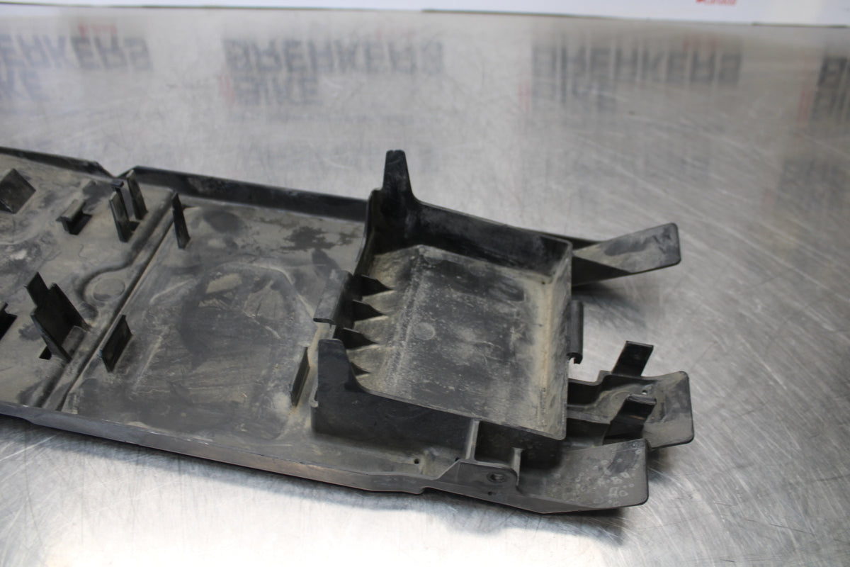 04-05 KAWASAKI NINJA ZX10R REAR BACK TAIL UNDERTAIL BATTERY TRAY PLASTIC BB163