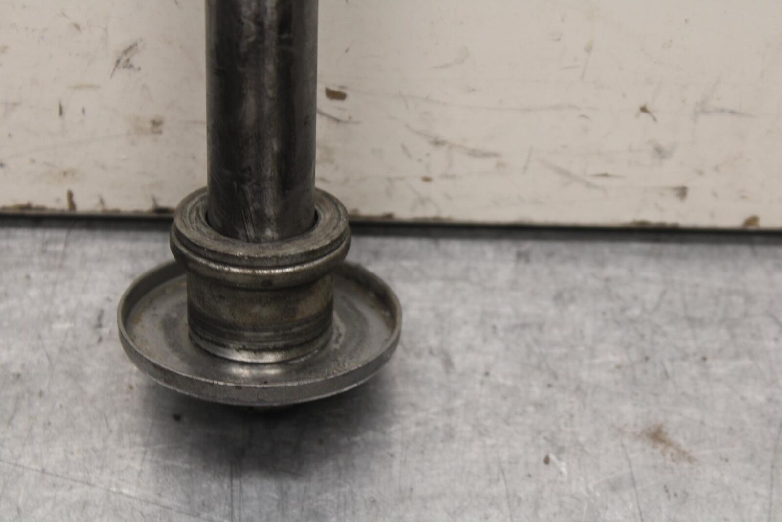 03-08 KAWASAKI VULCAN 1600 REAR AXLE BACK WHEEL RIM PIVOT BOLT AXEL BB616